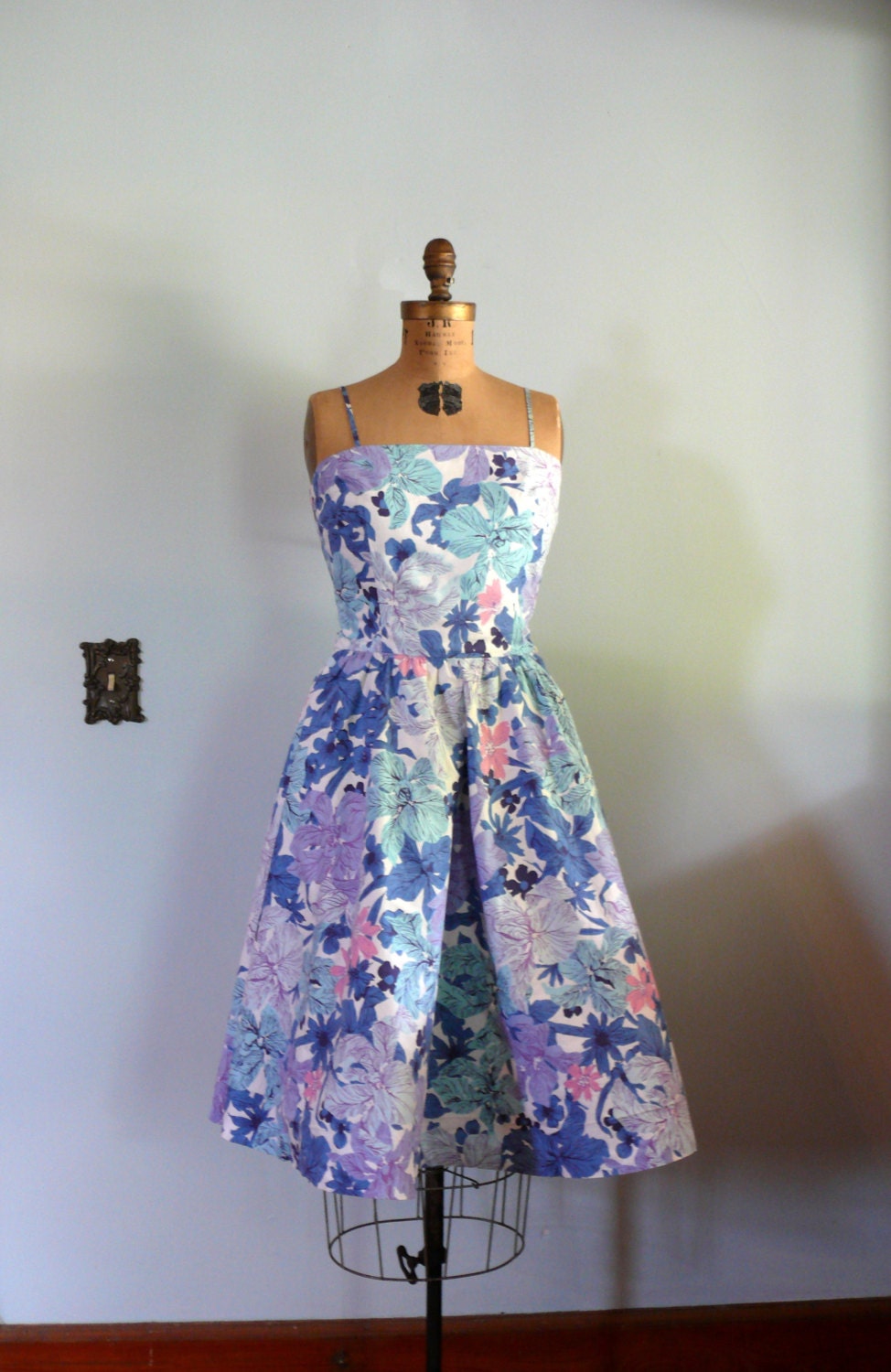 vintage 1950s Dress  // Hibiscus Floral Dress