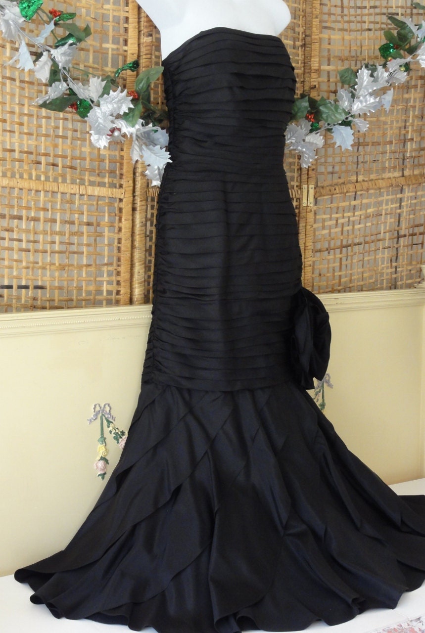 SALE-Killer Vintage 80's Black Strapless Bodycon Mermaid Prom Gown Dress-Sz Vintage 12 or 8