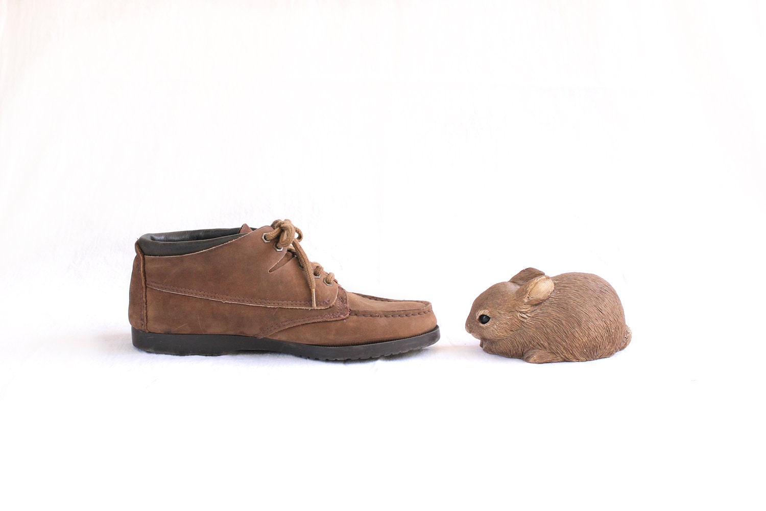 Vintage Brown Leather Ankle Boots by Eastland . Chukka Hiking Boots . Womens Size 8 1/2