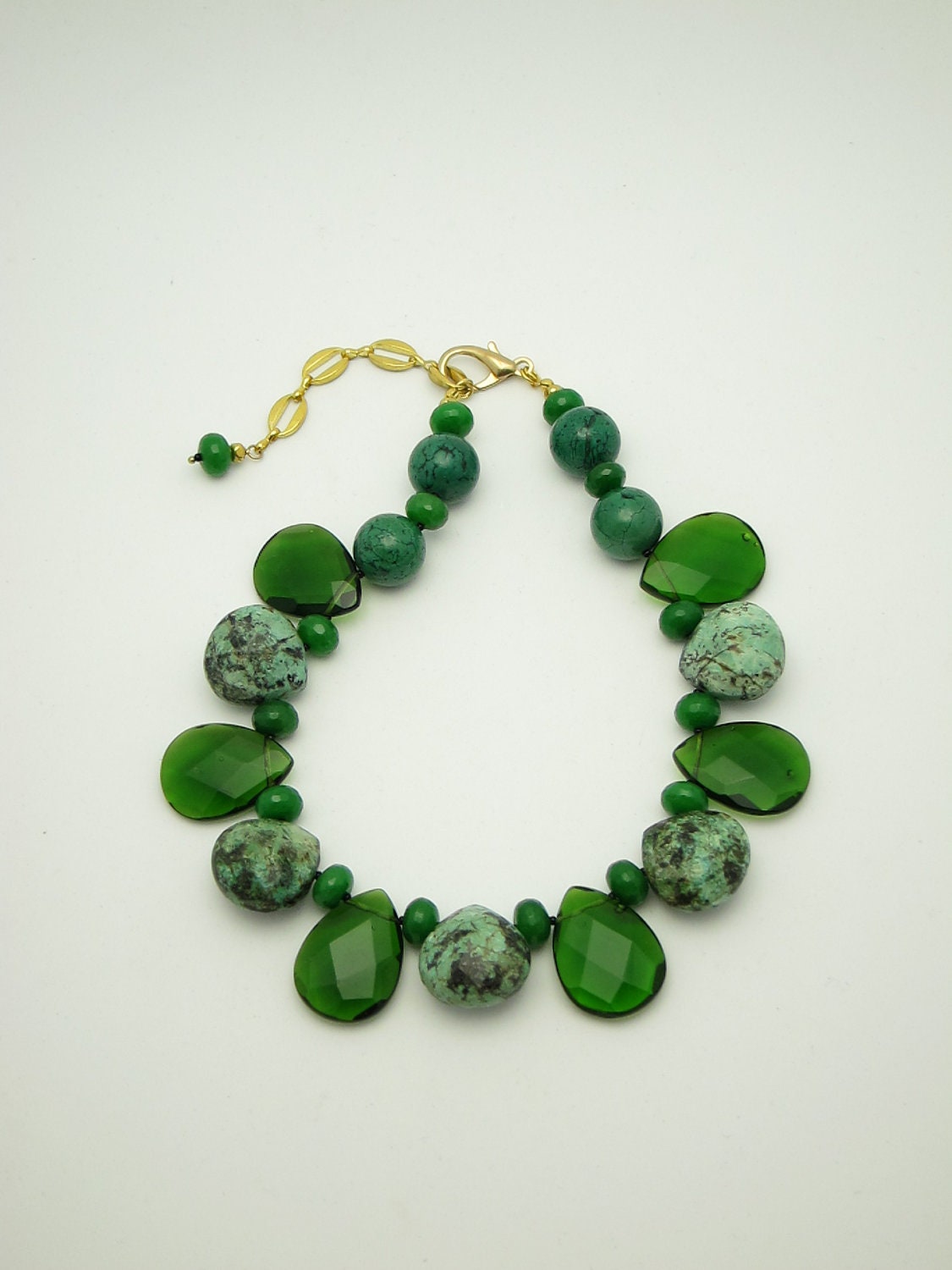 BALSAMO /Statement Necklace.Turquoise.Chunky.Green.Jasper.Bib/