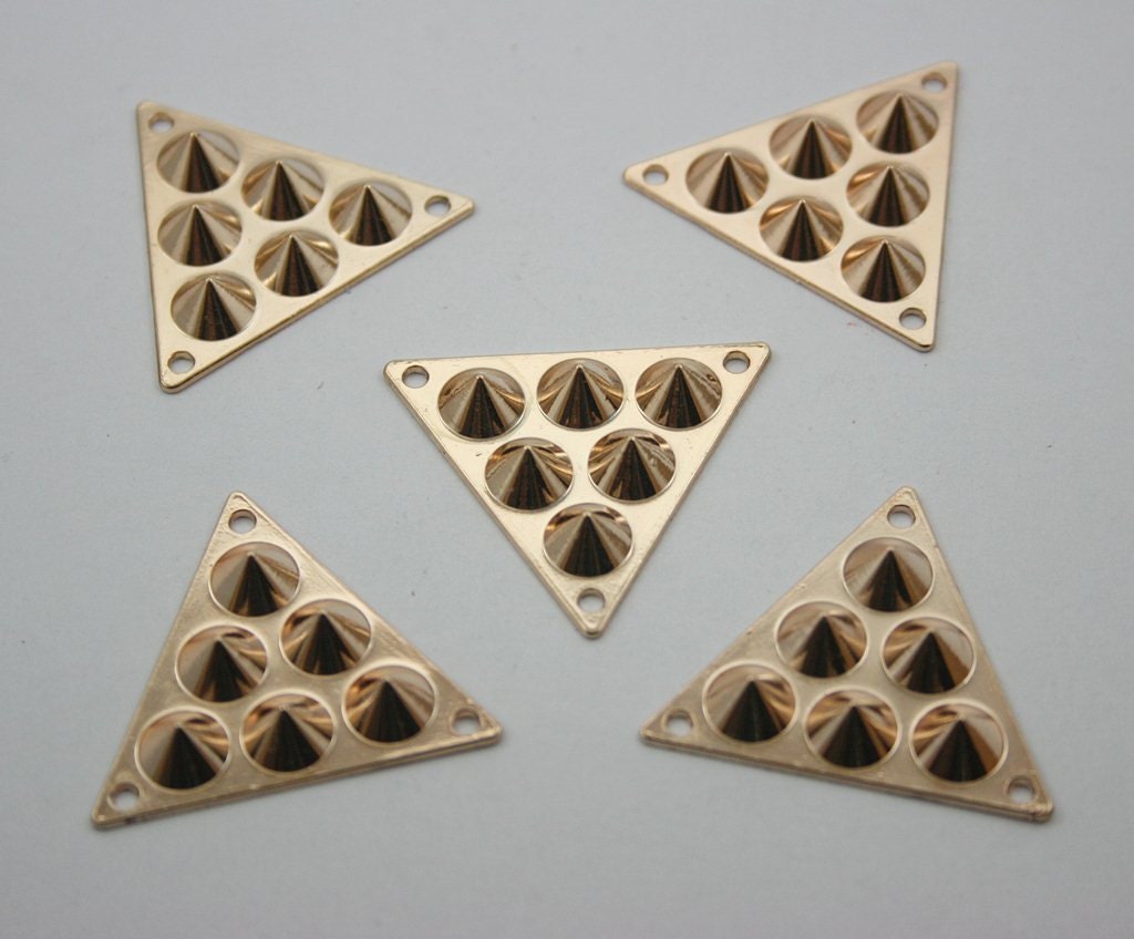 5 pcs. Zinc Gold Triangle Spikes Charms Pendants Decorations DIY Findings 33 mm. CHPS33