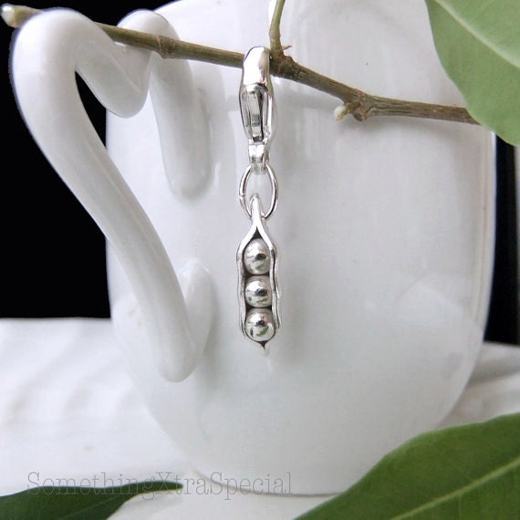 pea pod charm, 3 peas in a pod silver handcrafted triplet best friends charm