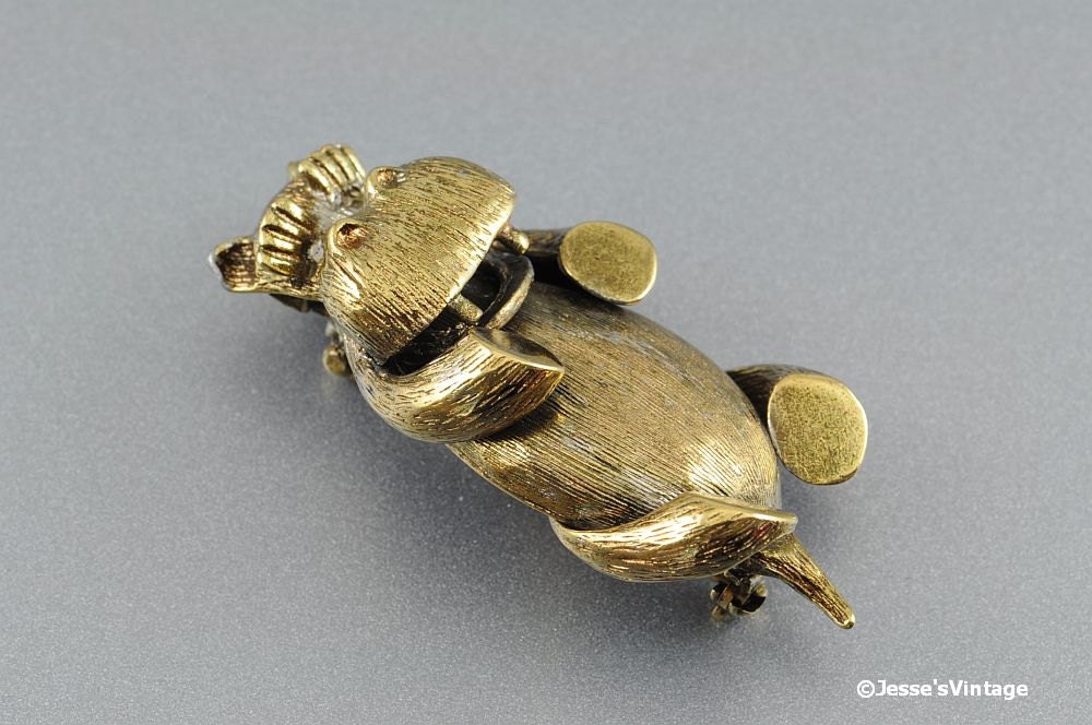 Hippo Brooch Pin Hippopotamus Antique Gold Tone 3D