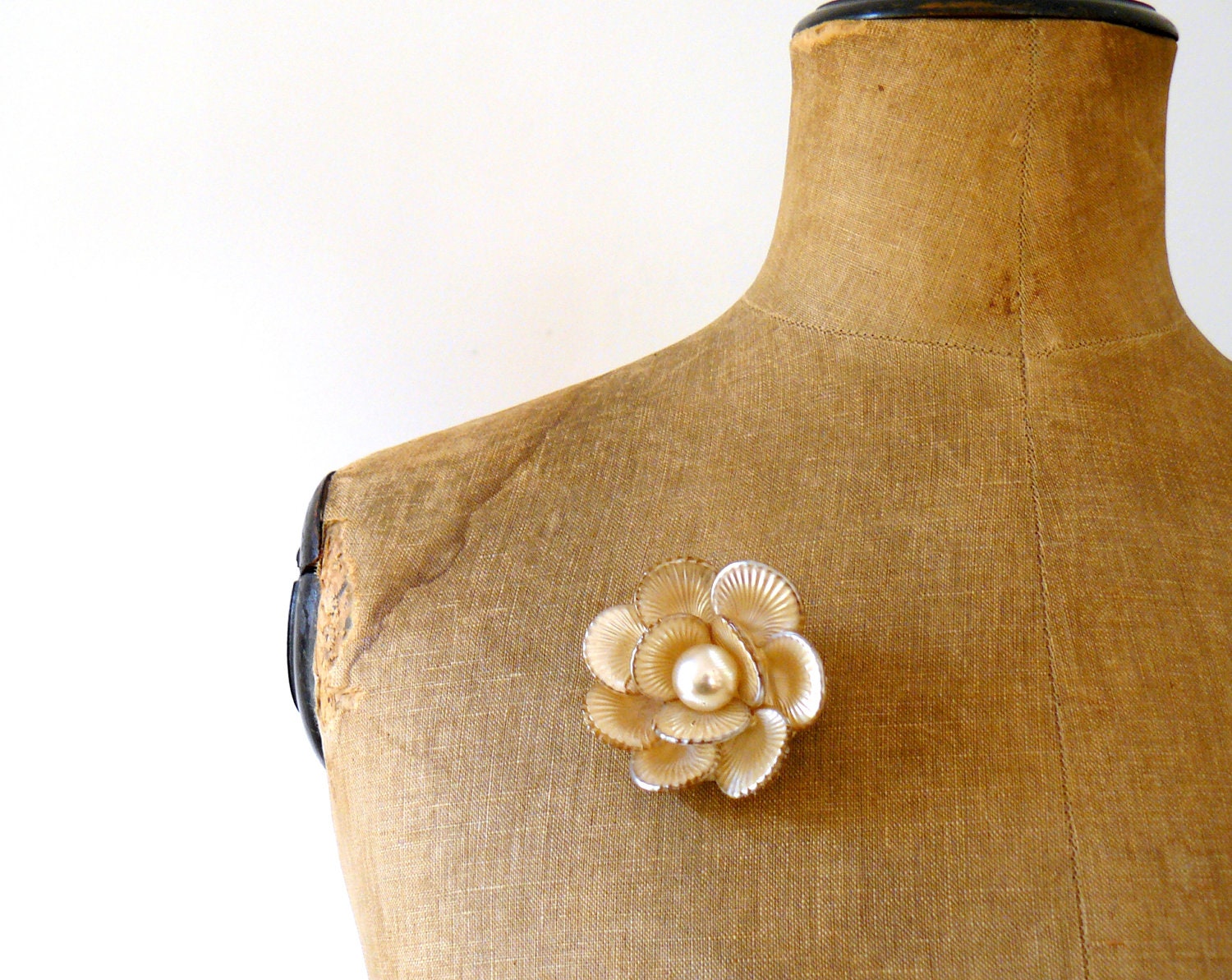 Vintage pin. bead rose mother of pearl plastic pin