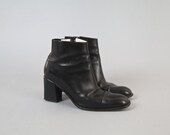 vintage boots, 1990's black leather minimalist zip up boot with heel, size 6, 36