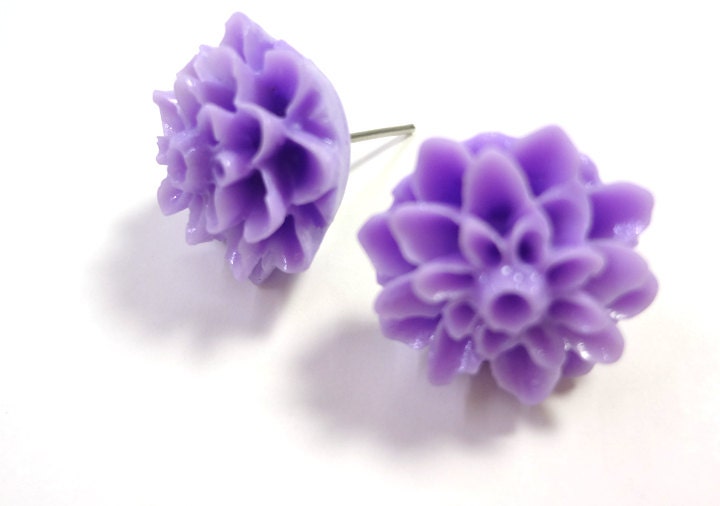 Boho Rhapsody Light Purple Mauve Chrysanthemum Earring posts