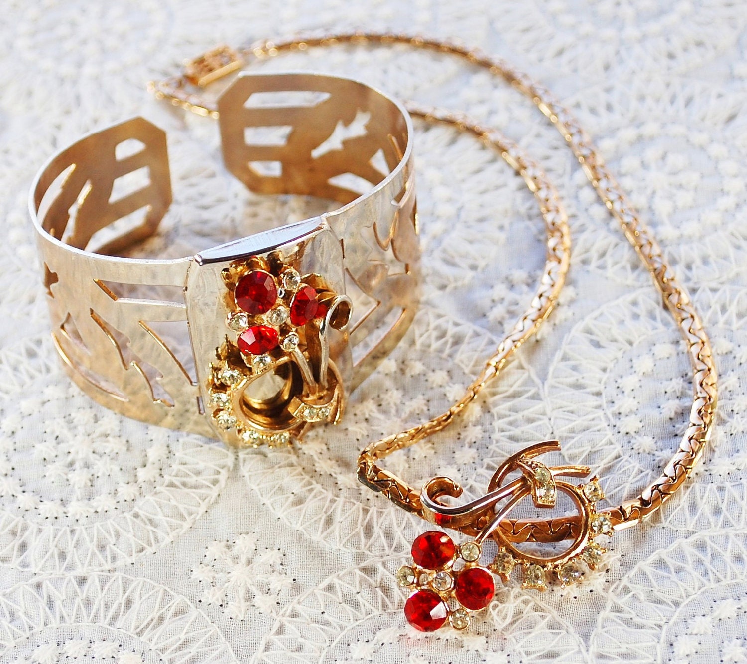Vintage Jewelry Set, Choker Necklace, Wide Hinged Cuff Bracelet, Red Rhinestone Flower Bouquet, Gold, 1930s Art Deco Holiday Jewelry