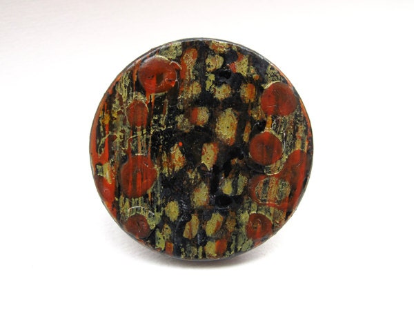 Unusual red, black and gold colours for a big ring, art abstract wooden, adjustable cocktail ring - Mixed media jewelry by Lespetitsbuttons
