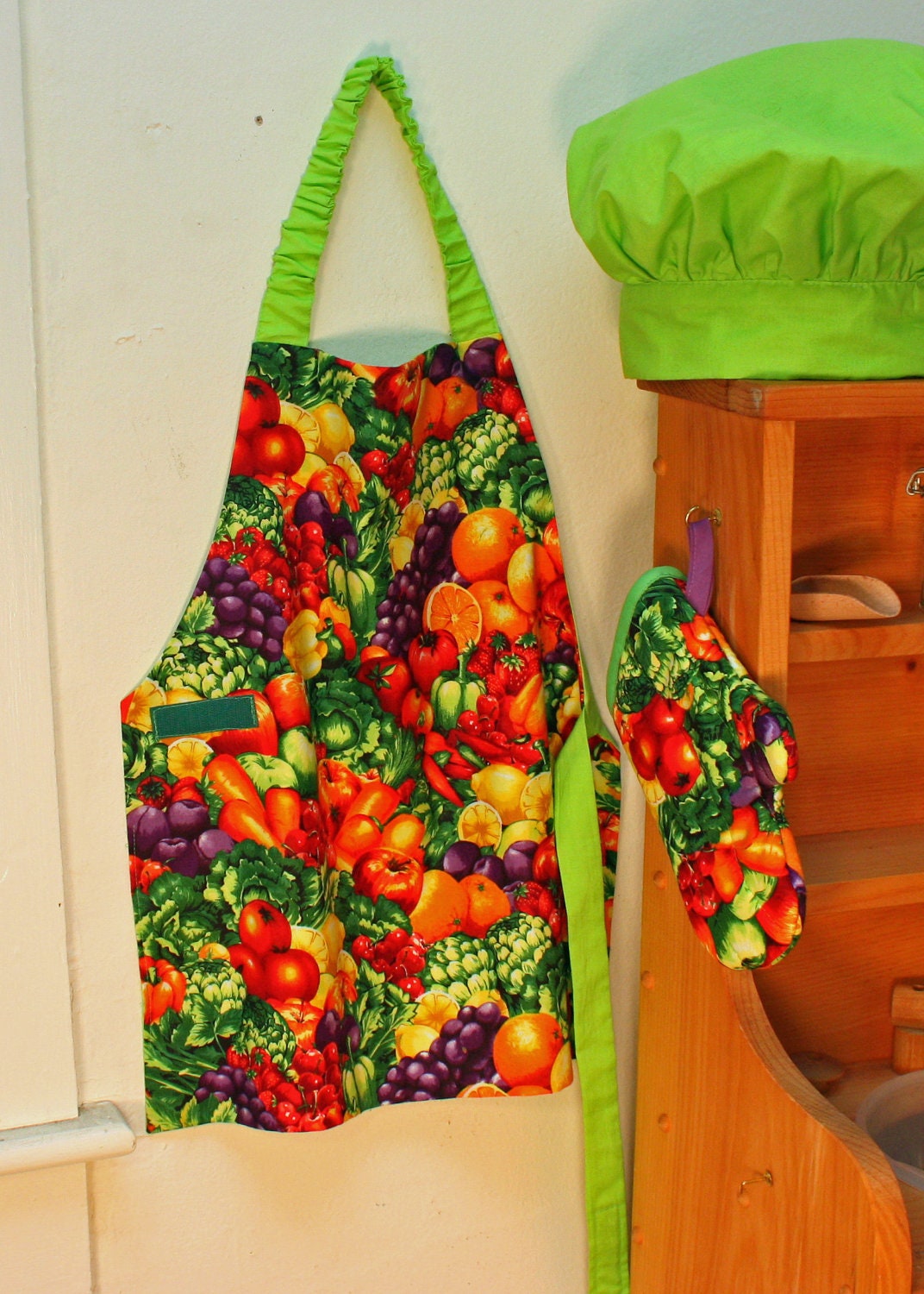 Childs Apron, Fruit and Veggies Childs Apron