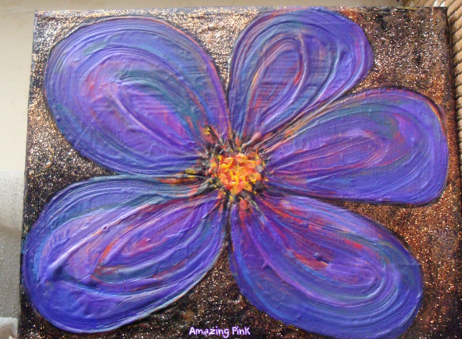 Purple Flower / Original Painting / Acrilic Mixed Media Painting with Glitter in Gold / Original Painting on 12" x 9,5" Artistic Canvas