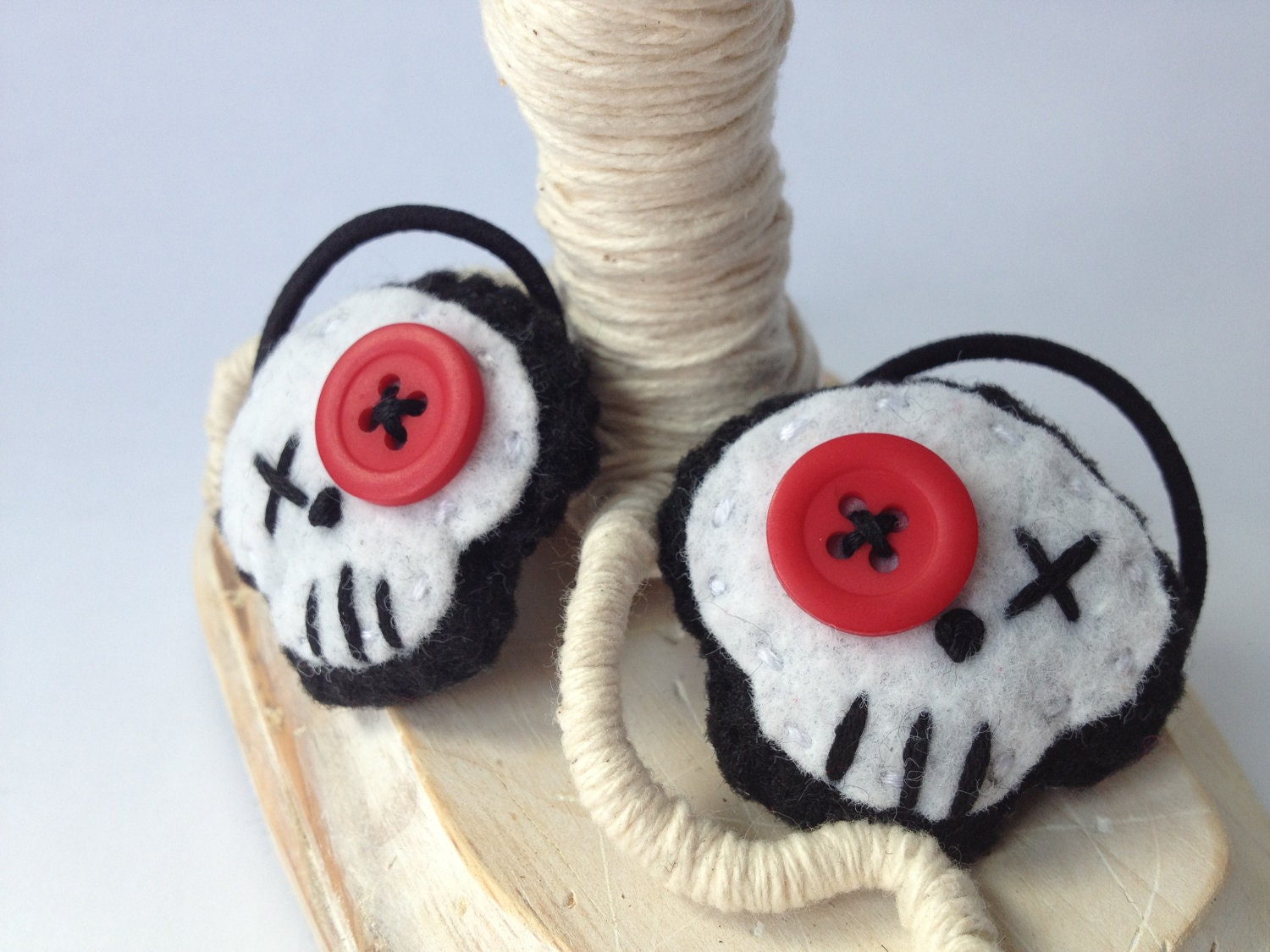 Felt Skull Hairband Ponytail holder - Hair Accessories - Kawaii - Black white red