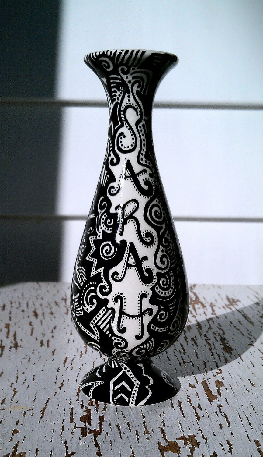 Customized Bud Vases, white and black bud vases, hand painted bud vases, great holiday gift, ceramic bud vases, abstract bud vases