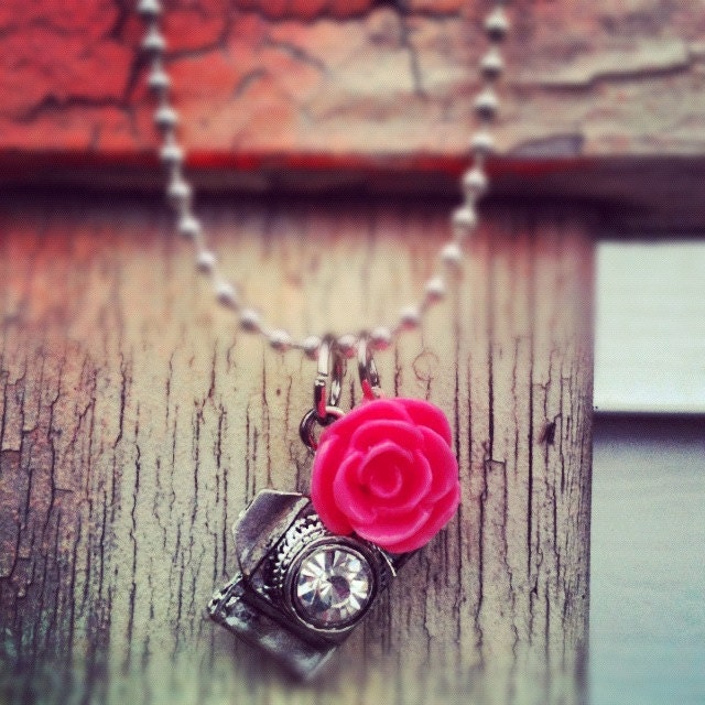 Stunning SILVER CAMERA NECKLACE ready to ship gift / wedding photographer / jewelry diamond center vintage photography present  pink rose