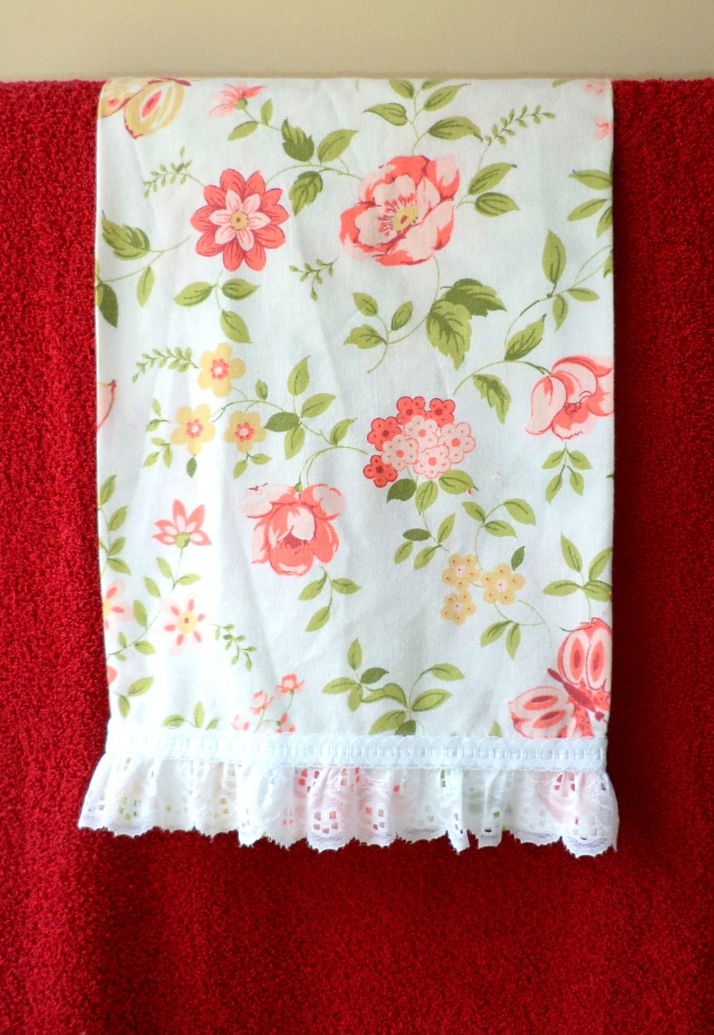 Guest Towels, hand or kitchen towels Floral pattern in pinks and greens. Set of 2 - BeaSewn