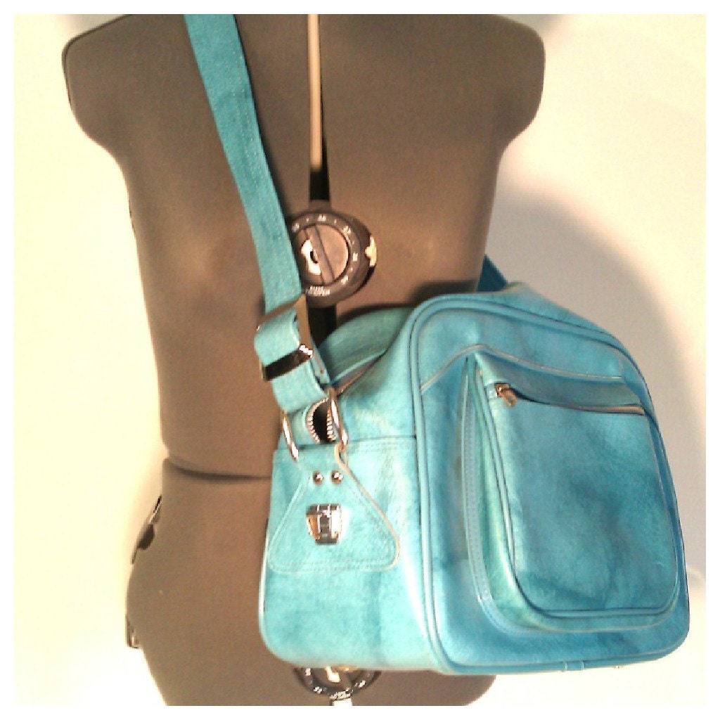 Vintage Luggage American Tourister Carry on/Overnight Bag- Robins Egg Blue