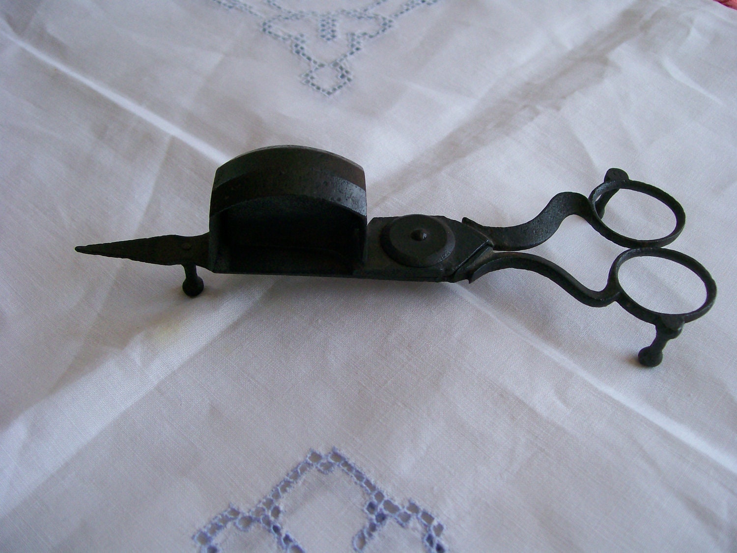 OIL LAMP Wick TRIMMER  made of Cast Iron