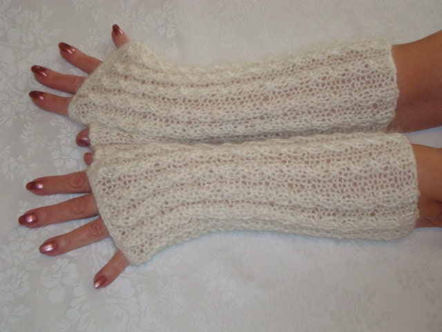 Fingerless Gloves White.Knit. Wrist /Arm Warmers.Cable.Mohair.Long.New.SALE.Mom.