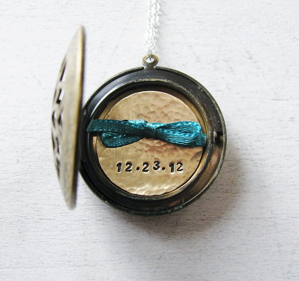 Graduation Gift, Graduation Necklace, Personalized Graduation Gift, Graduation Date, Graduation Jewelry,  Gift for Grad, Graduation Year