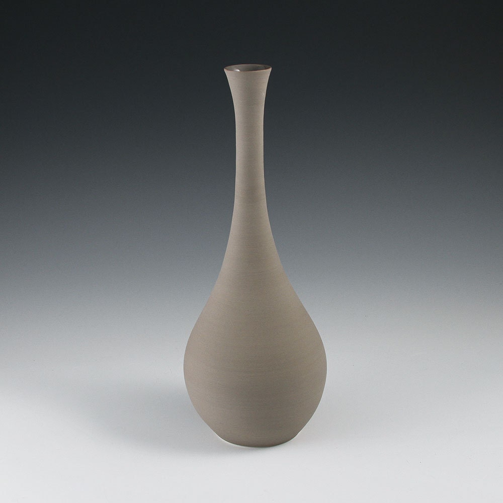 Bottle in Matte Warm Grey
