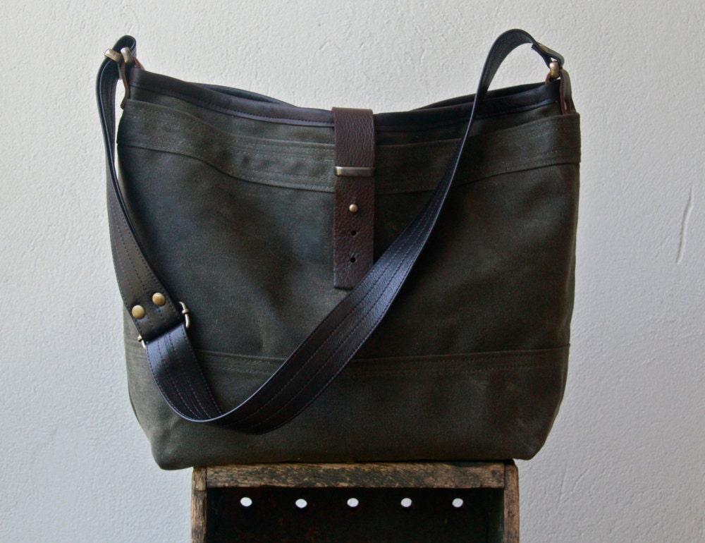 ships today in grey waxed canvas with black leather - 1910 MESSENGER TOTE - medium - waxed canvas messenger bag - 13" laptop pocket