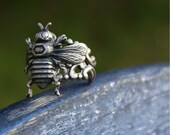 Hugging Bee Ring - Wrapping Wings - Bee Ring