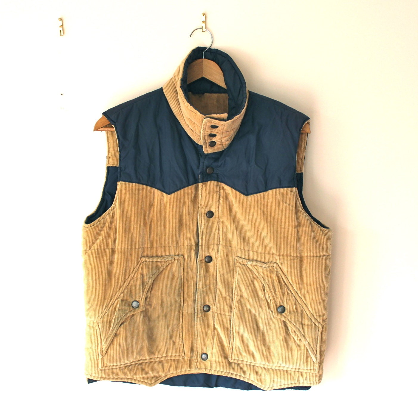 vintage REVERSIBLE lumberjack puffer vest. by woolandflaxvintage