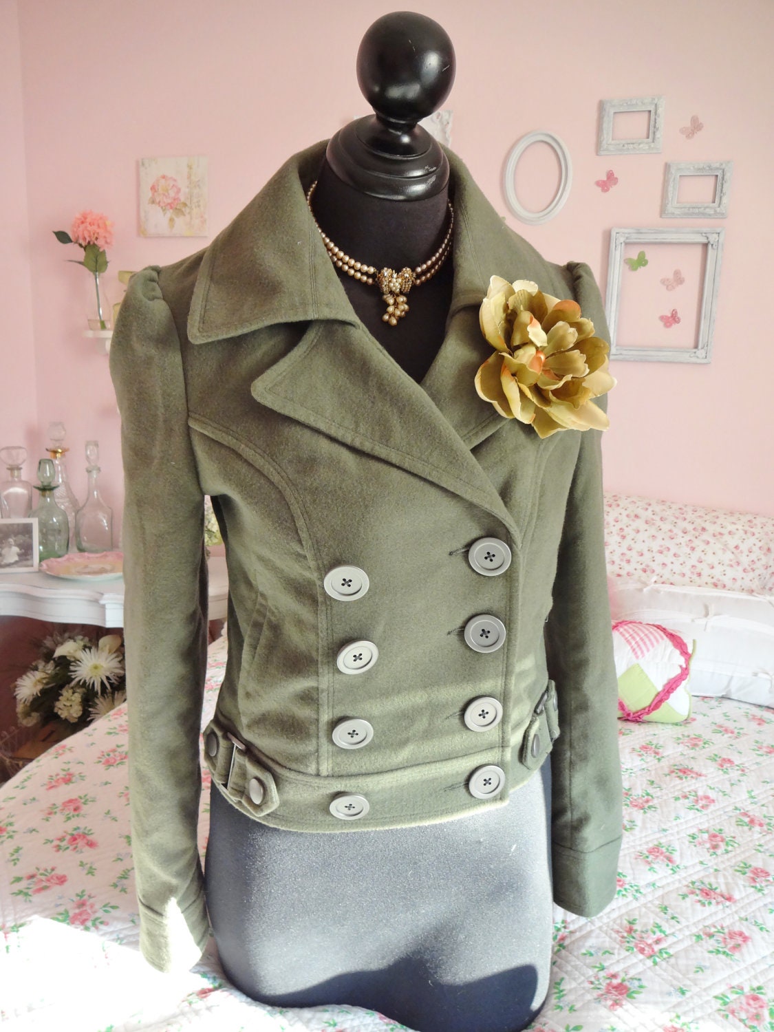 Army Green Women's Size LARGE Short Style Pea Coat with silk flower
