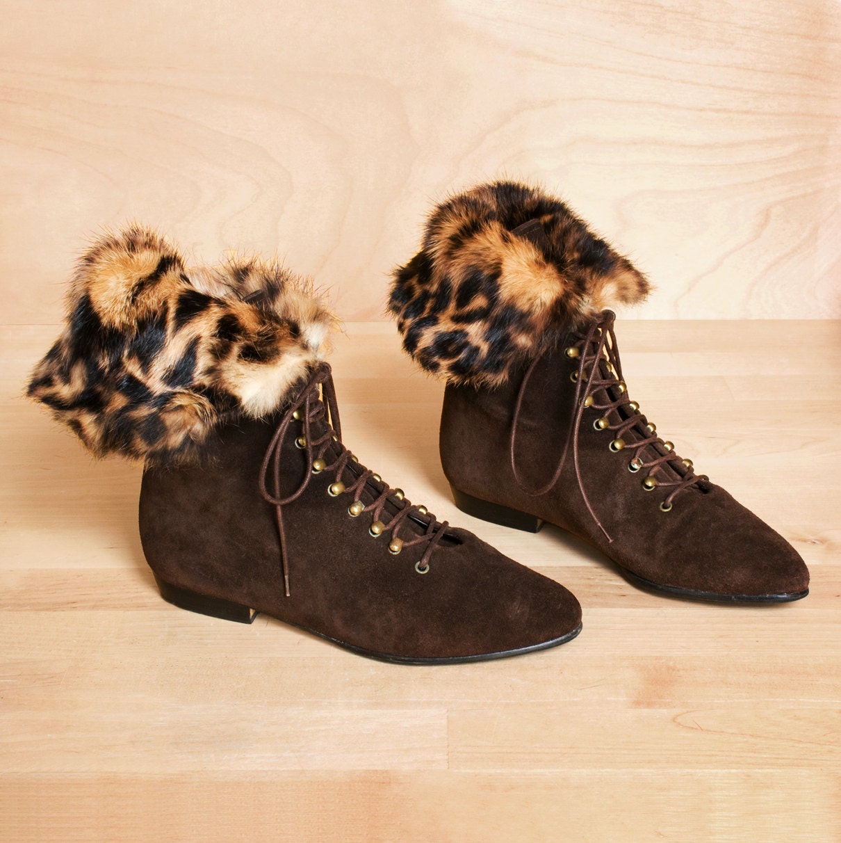 SALE. Boots 6.5 / vintage 1980s leather lace up boots / rabbit fur leopard ankle boots / Italian boots / granny boots 6.5.