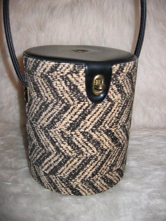 Original Vintage 50s 60s Yarn Holder Purse. by thegroove on Etsy
