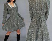 80s vintage dress DITSY floral dress / flare skirt dress / EMPIRE Waist Dress Tapered Puff Sleeves & lace collar XS / S Extra Small / Small