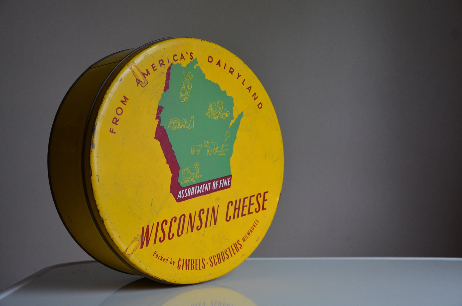 Wisconsin Cheese Tin. Gimbels - Schusters, Milwaukee.