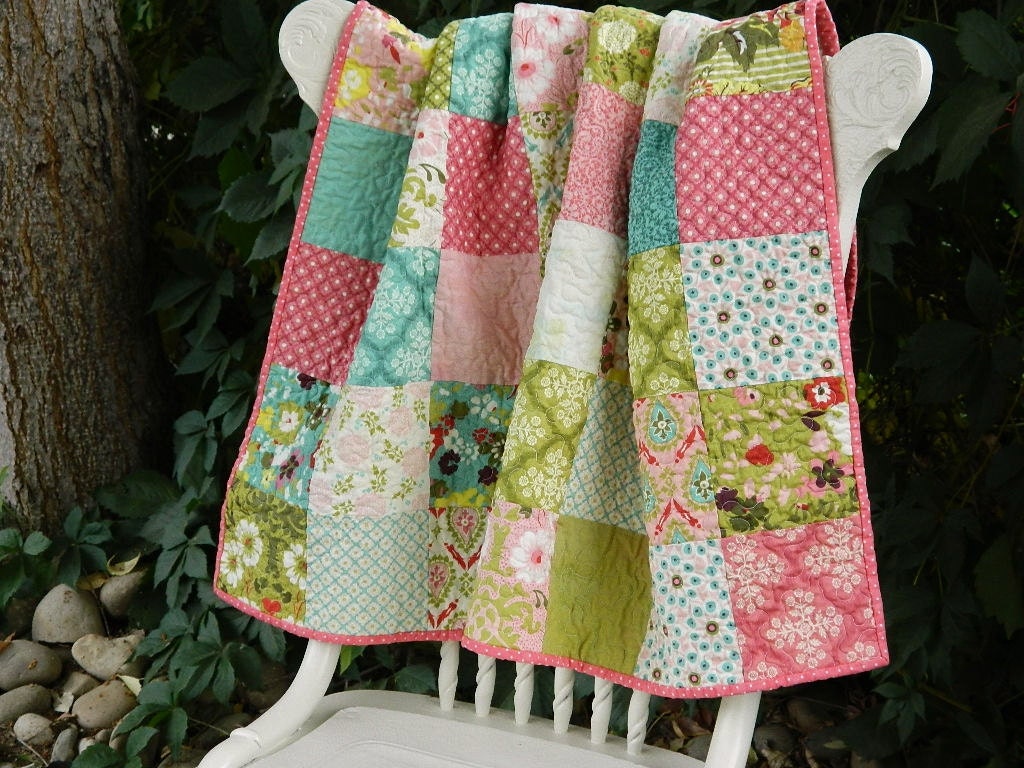 Hello Luscious Crib Quilt