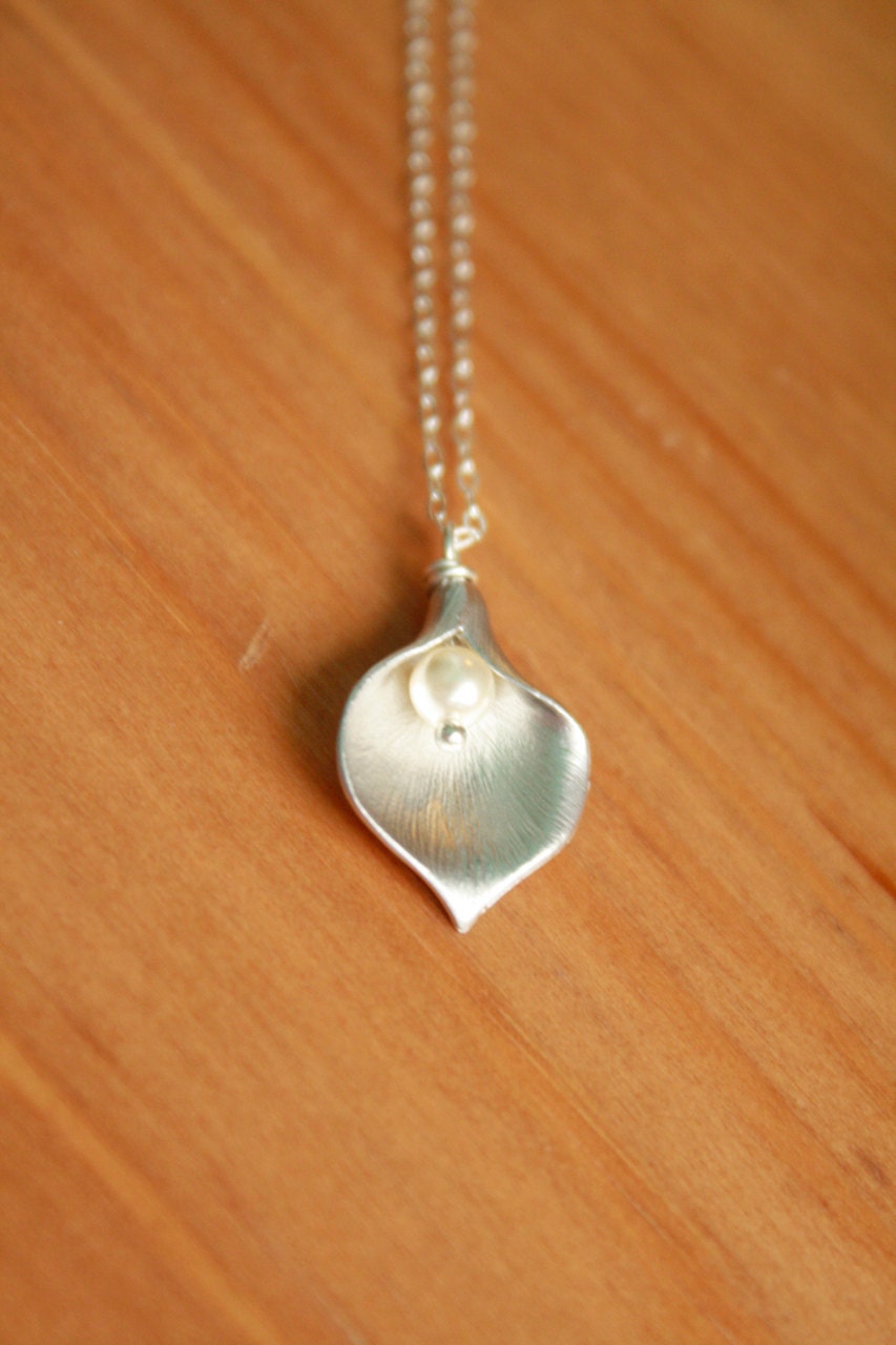 Silver Calla Lily and Fresh Water Pearl Necklace.  Weddings, Bridesmaids