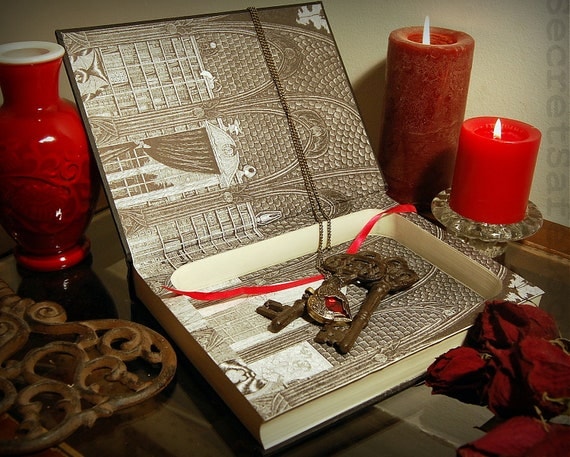 Hollow Book Safe (DRACULA)
