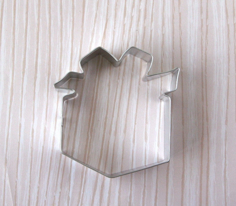 Wrapped Gift Cookie Cutter Il_570xn
