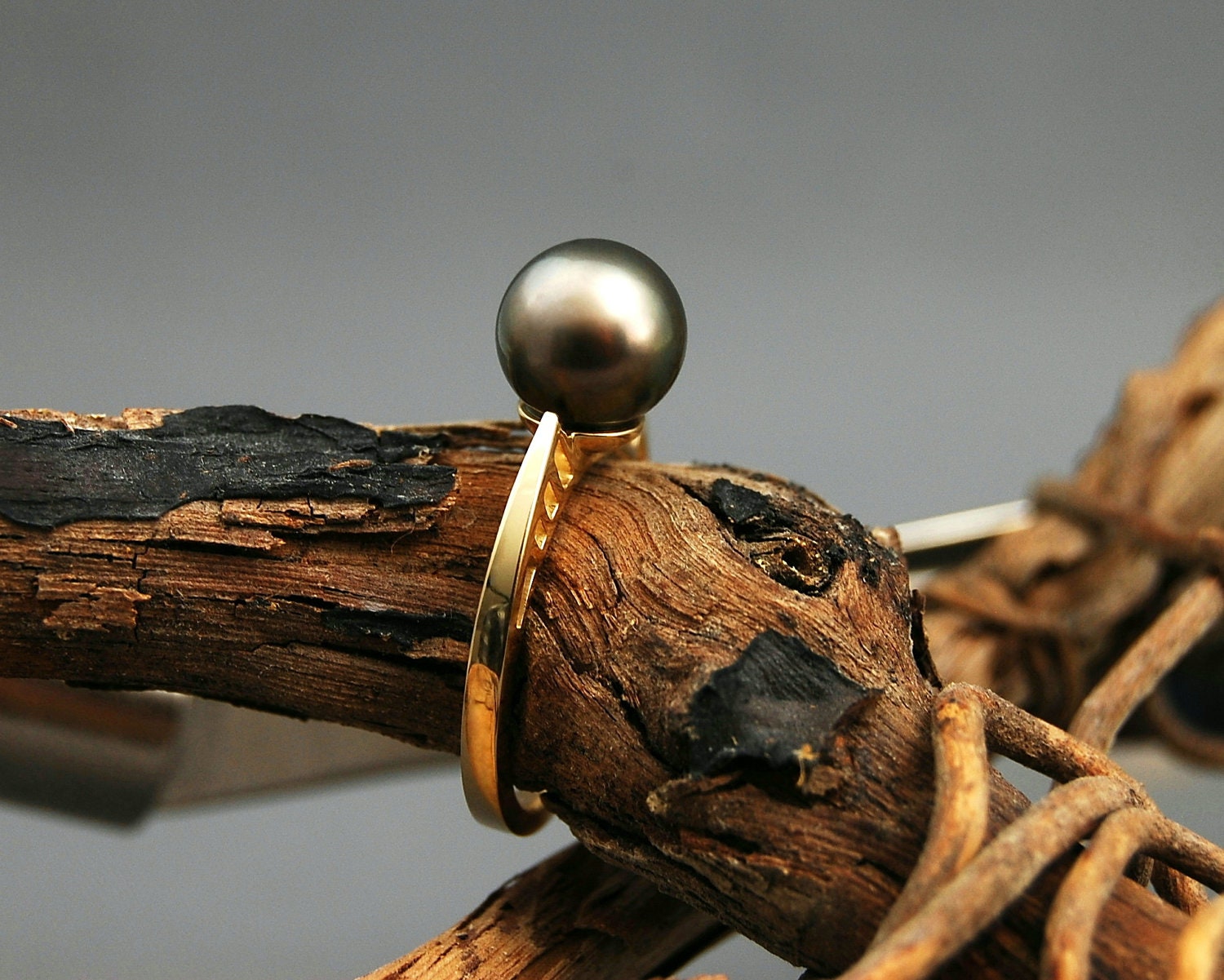 Badr gold -  pearl ring, engagement ring, anniversary gift, right hand ring, promise ring, gold, silver, platinum, made to order, custom