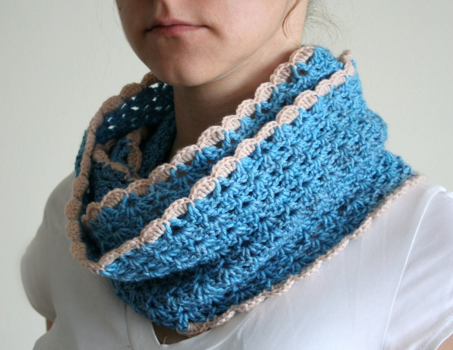 Infinity Scarf Cowl crochet pattern scalloped edge by ...