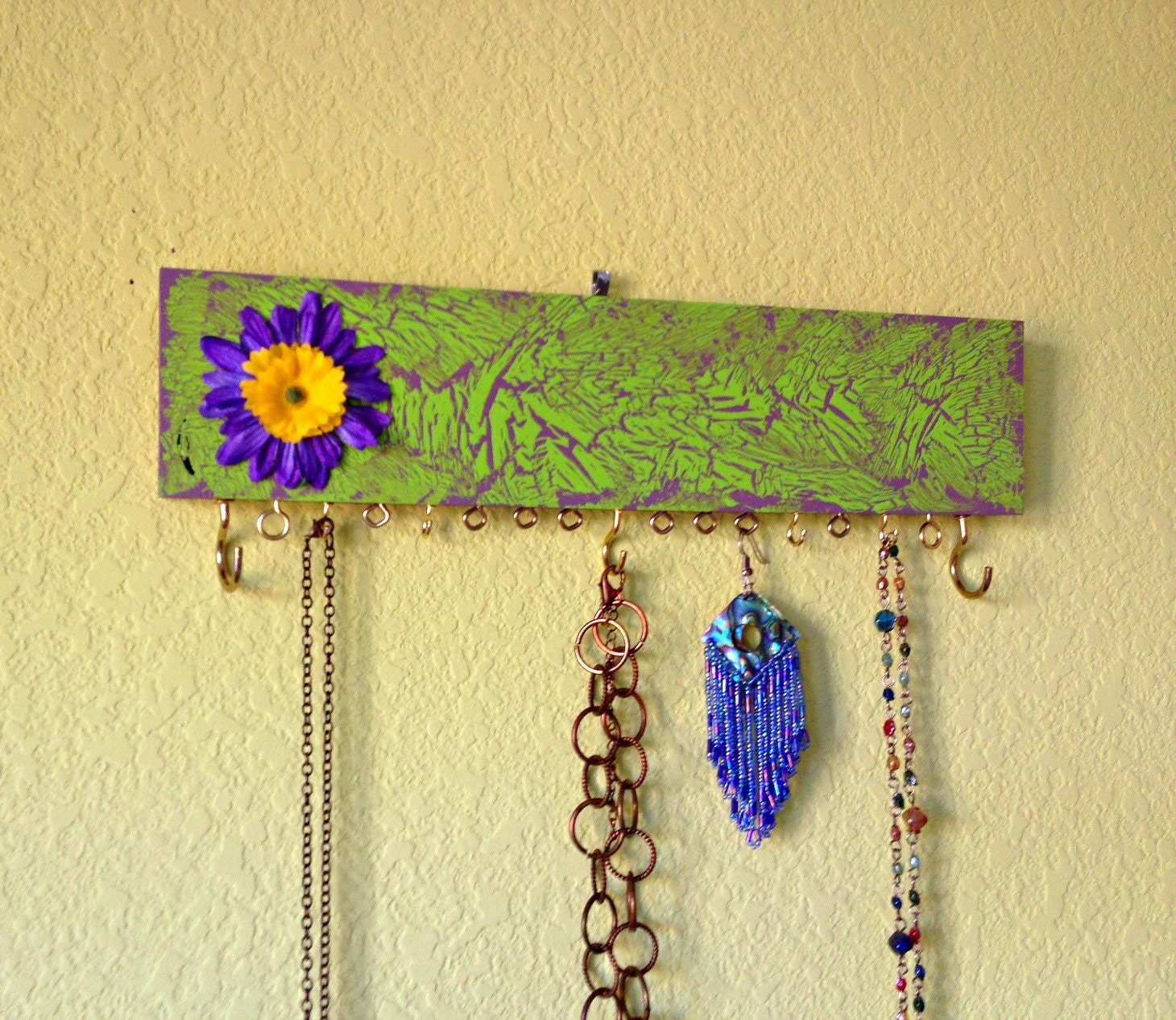 Jewelry holder - Green and Purple - repurposed from scrap wood by Lolailo