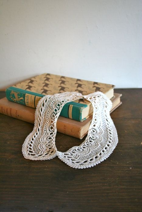vintage lace peter pan collar - DOILY crochet callar