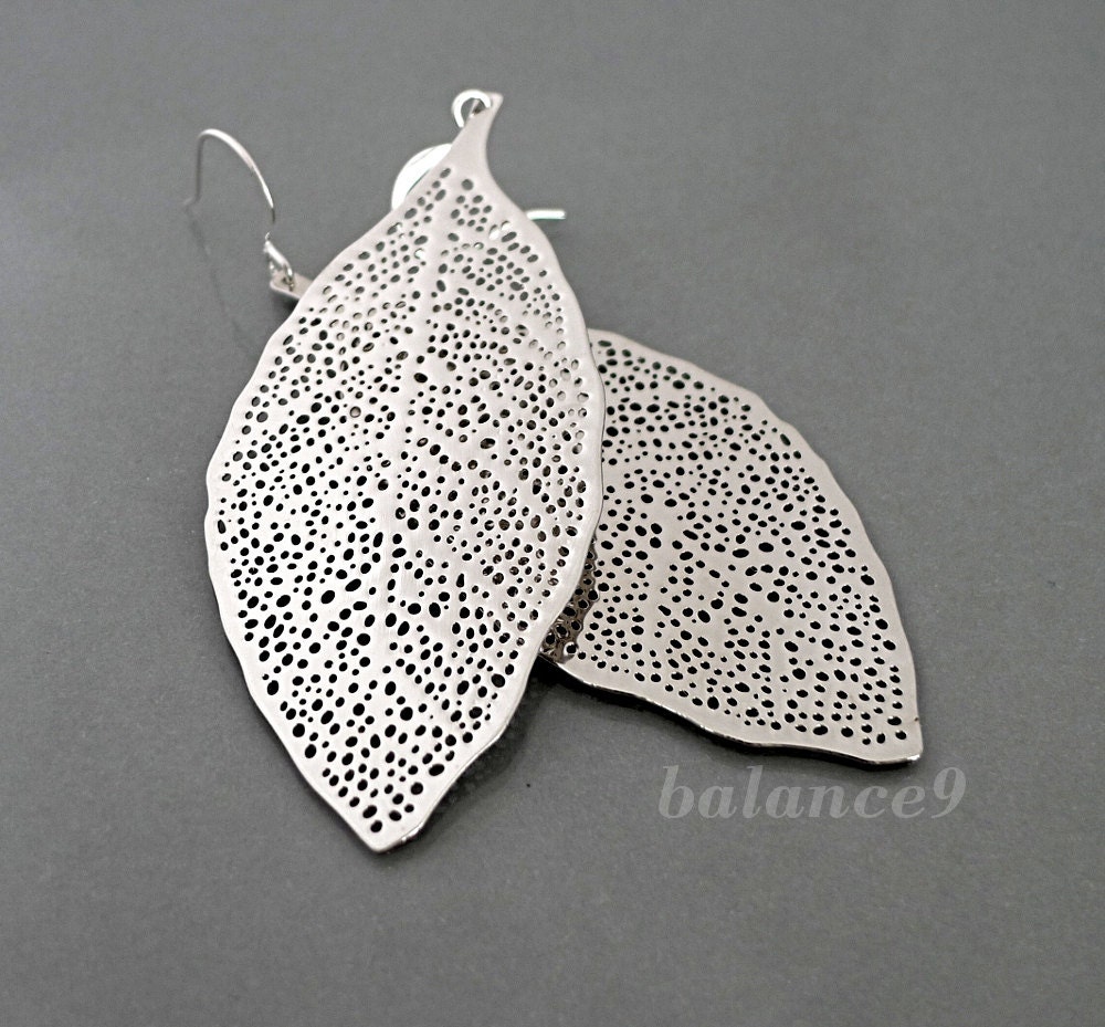 Jewelry, Leaf Earring, Silver filigree charm dangle earrings, lightweight, tropical, by balance9