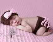 NEWBORN Girl SET, 0 to 1 Months Baby Girl Hat and Diaper Cover Set, Chocolate Brown, Pale Pink Bow, Diaper Cover with ruffles. Photo Props.