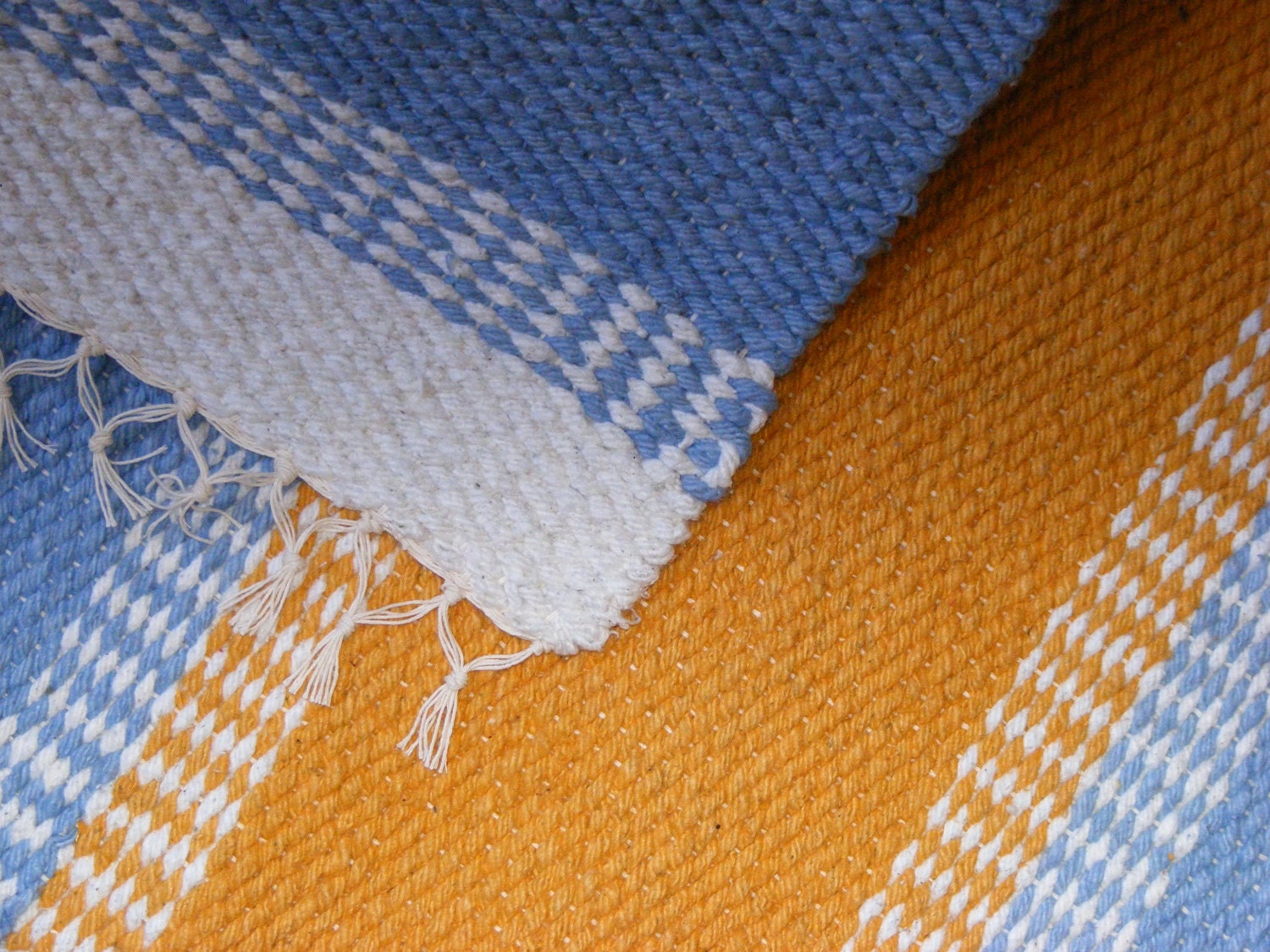 Hand Woven Rug - 23.5" x 35.5"