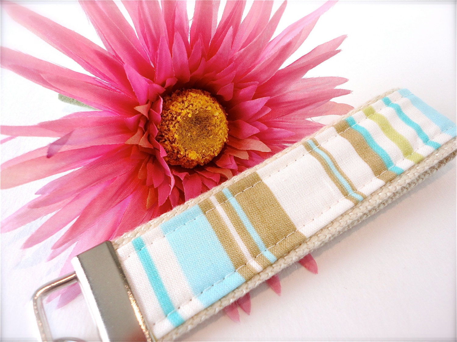 Beautiful Key Fob/Wristlet Amy Butler Daisy Chain Happy Stripe in gray