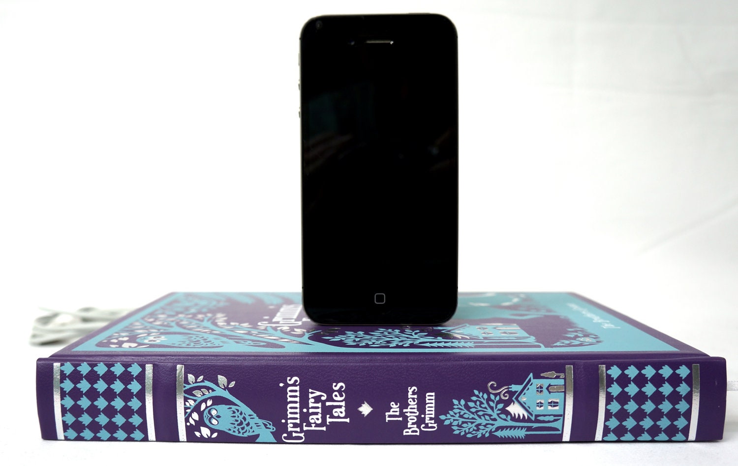 Grimm's Fairy Tales booksi for iPhone and iPod