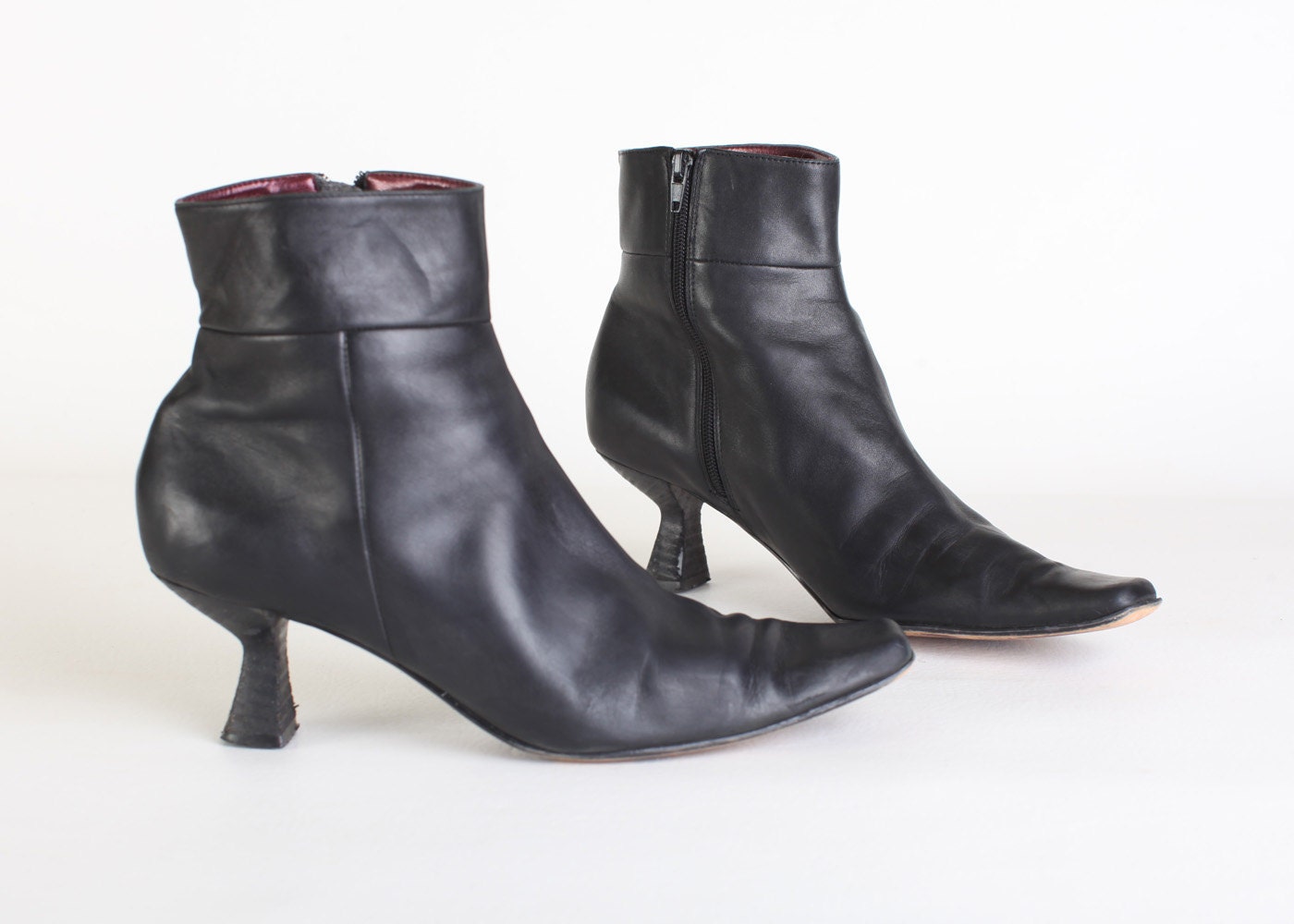 Vintage Size 6  Women's  black leather ankle boots