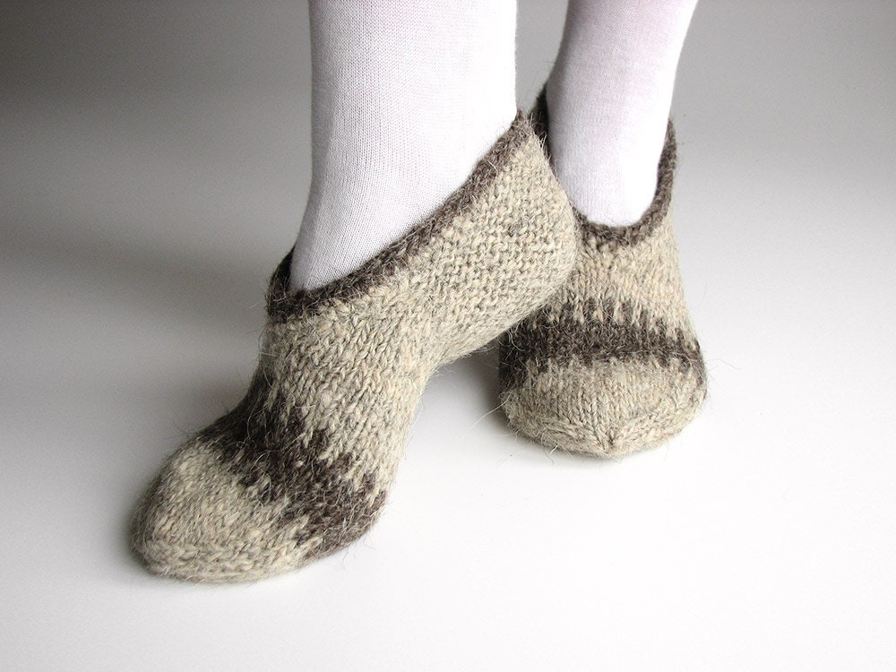 Hand Knitted Slippers - 100 % Natural Organic Wool - Autumn Winter Comfort