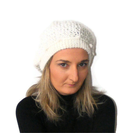 hand-crocheted women hat, Women Winter Crochet Hat, Women Beanie, Hat, pom pom applique, Ivory Chunky beret ,for her