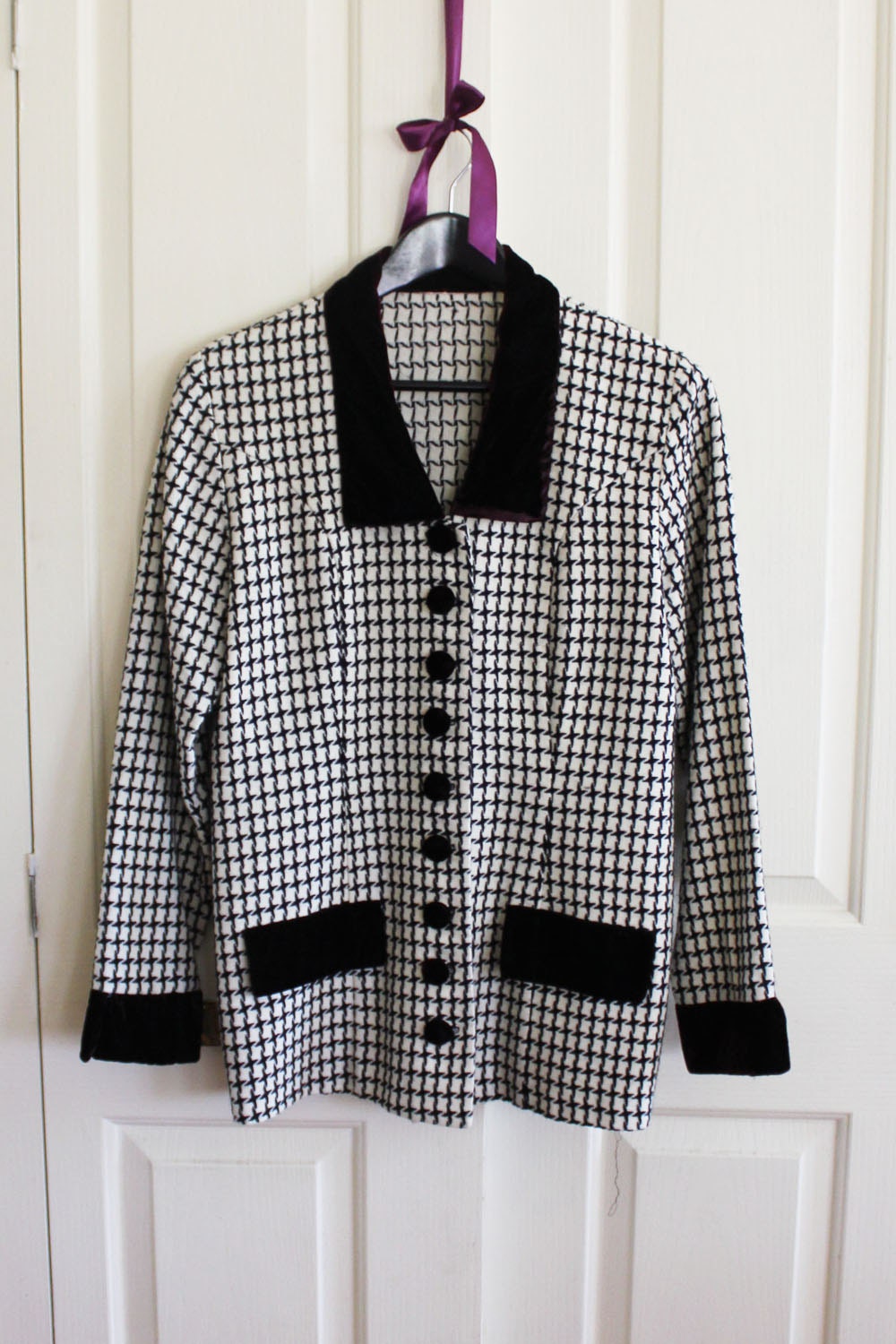 Houndstooth Jacket With Velvet Collar, Buttons and Cuffs: M