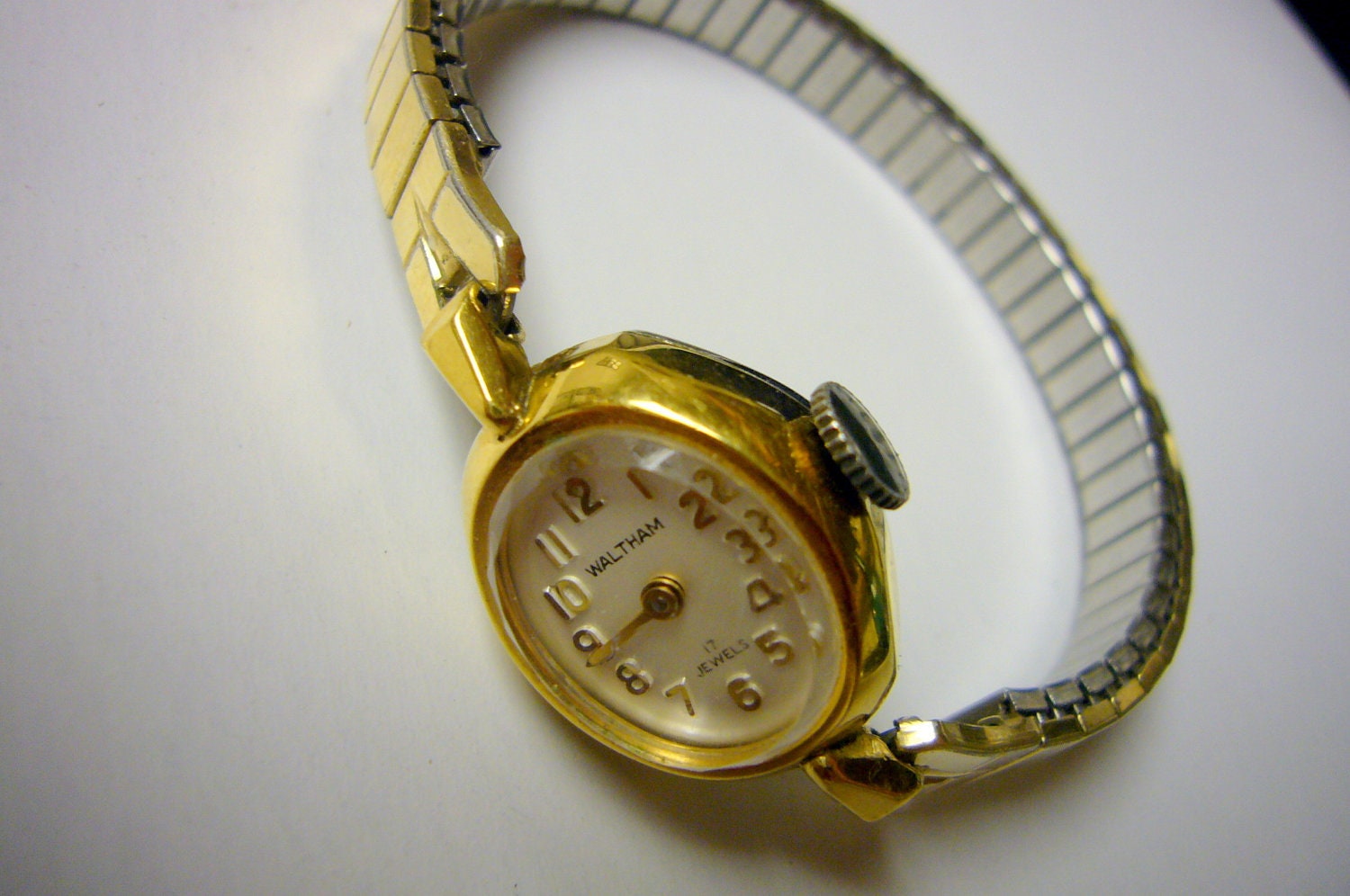 wristwatch-wrist-watch-waltham-swiss-womens-vintage-by-watchchas