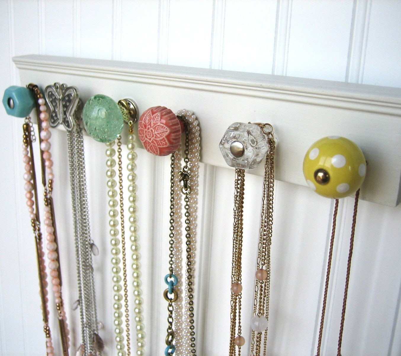 Necklace Display Jewelry Rack with Pastel Knobs